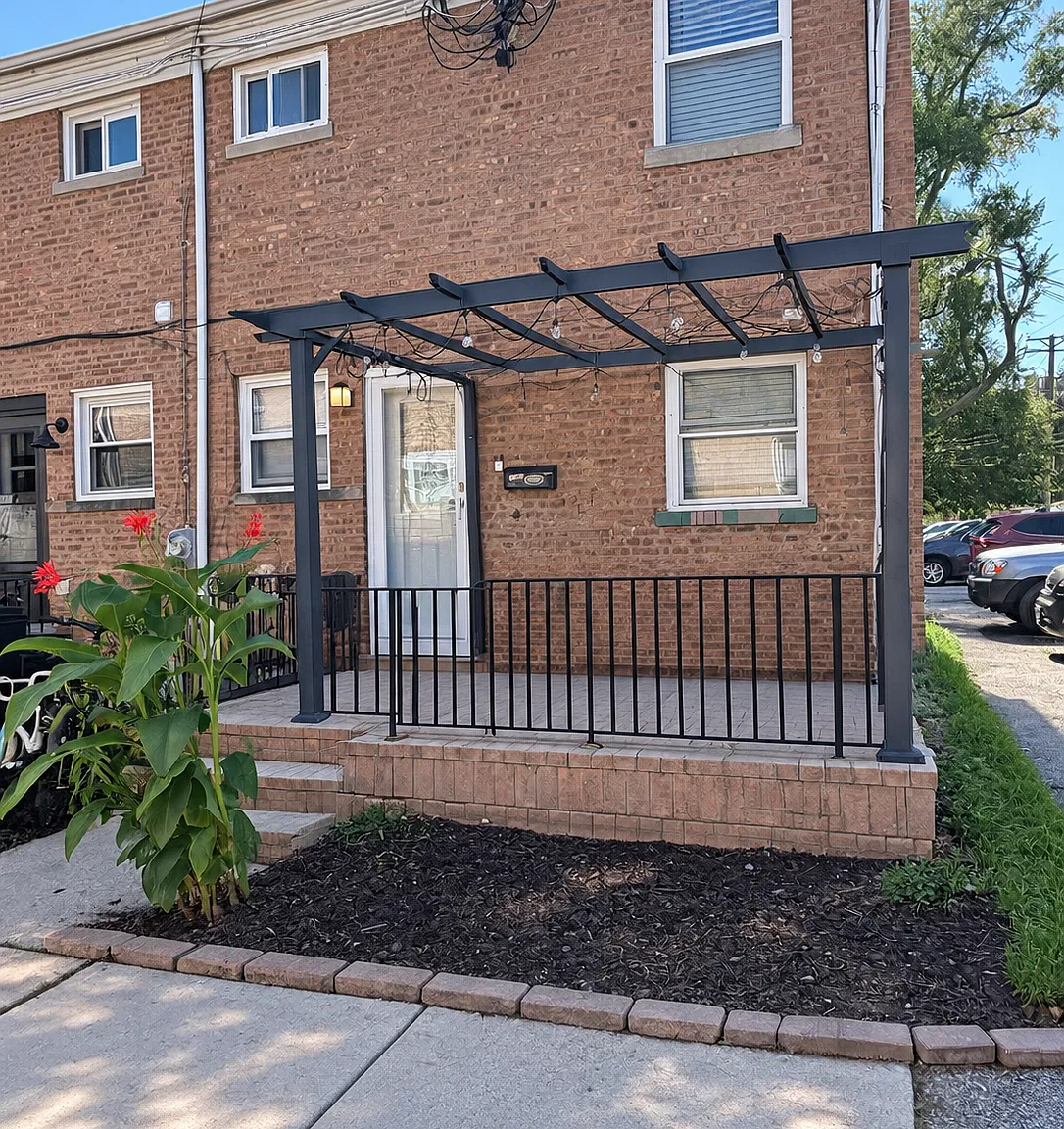 3 bed, 1400 sqft, $2,550 — Photo 1