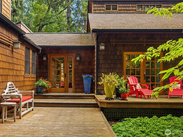 10712 NE Torvanger Road, Bainbridge Island, WA 98110