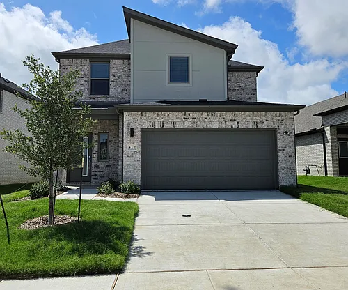 517 Green Grass Dr Photo 1