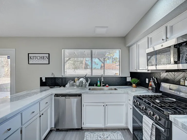 2247 Marlboro Dr — Photo 19