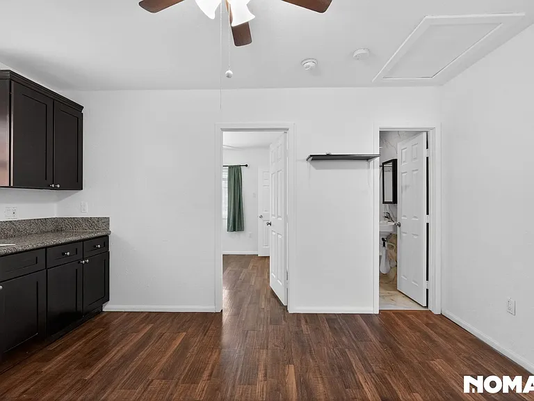 7705 Babcock Ave — Photo 18