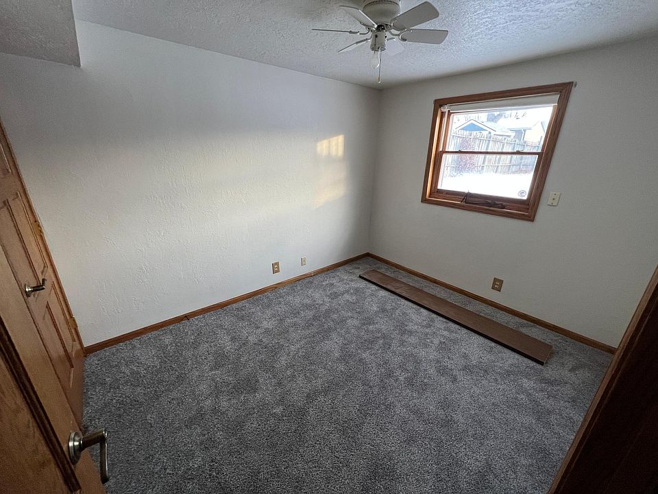 392 Lakeshore Dr, Mccook Lake, SD 57049 Zillow