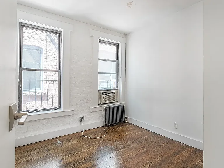 117 E 7th St #2D — Photo 5