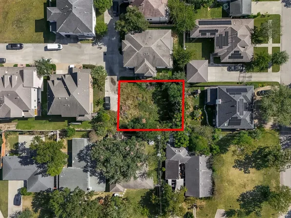 8014 Serenity Ct, Houston, TX 77025