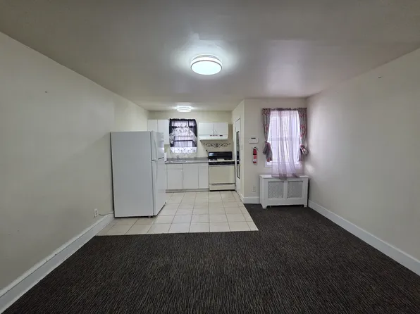 441 Croyden Rd, Upper Darby, PA 19082