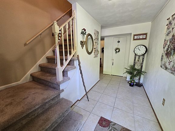 3rd image of 3123 Green Ridge Rd