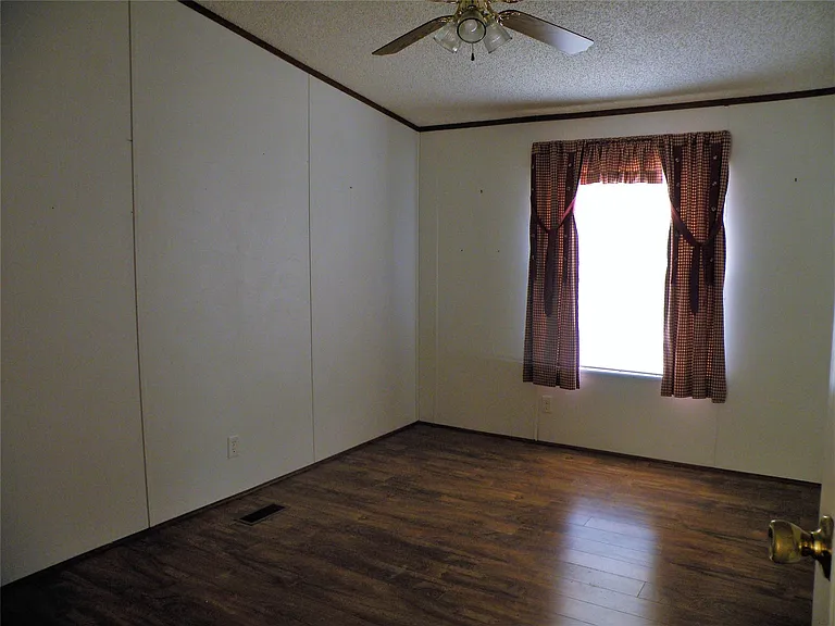 37 Riverside Ln #A — Photo 6
