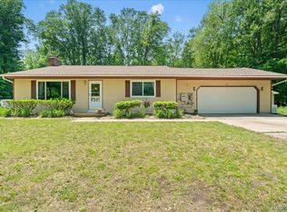 956 Chickasaw Dr, Mason, MI 48854