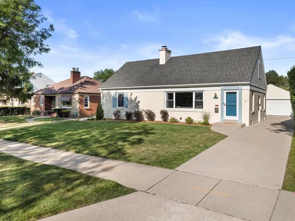 222 North 89th STREET, Wauwatosa, WI 53226