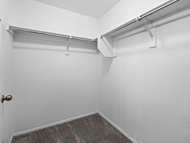 927 E Swift Dr — Photo 16