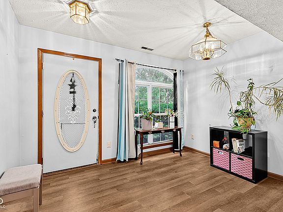 4th image of 6723 Wimbledon Dr
