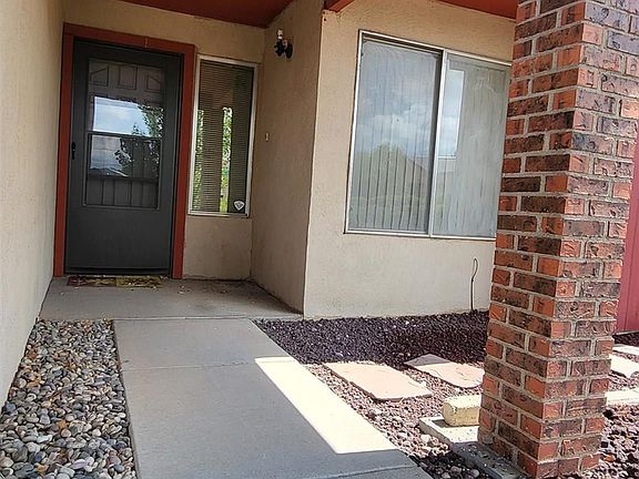 3rd image of 203 Cactus Rd