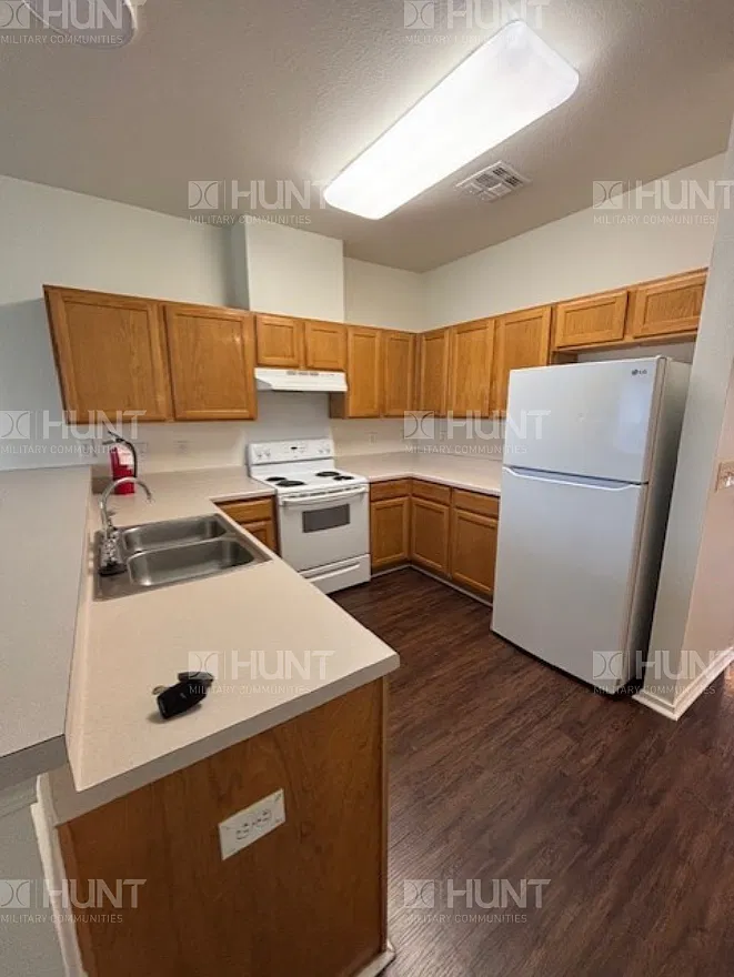 3 bed, 2.5 bath, 1609 sqft, $1,900 — Photo 3
