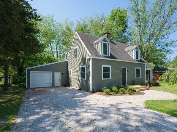 74293 Lambert Dr, South Haven, MI 49090