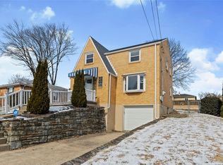 1429 White Oak Dr, Verona, PA