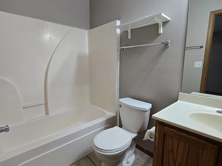 5713-5715 Canaveral Dr — Photo 12