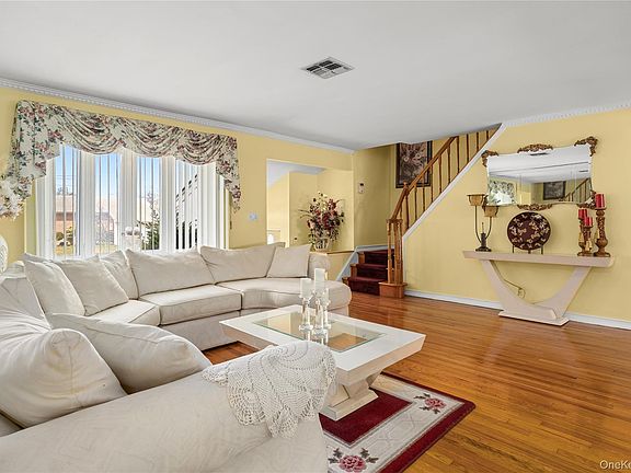 5th image of 21 Darewood Lane