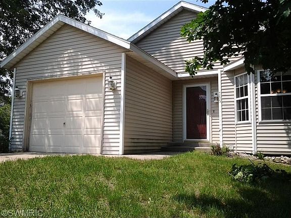 2nd image of 795 W 26th St