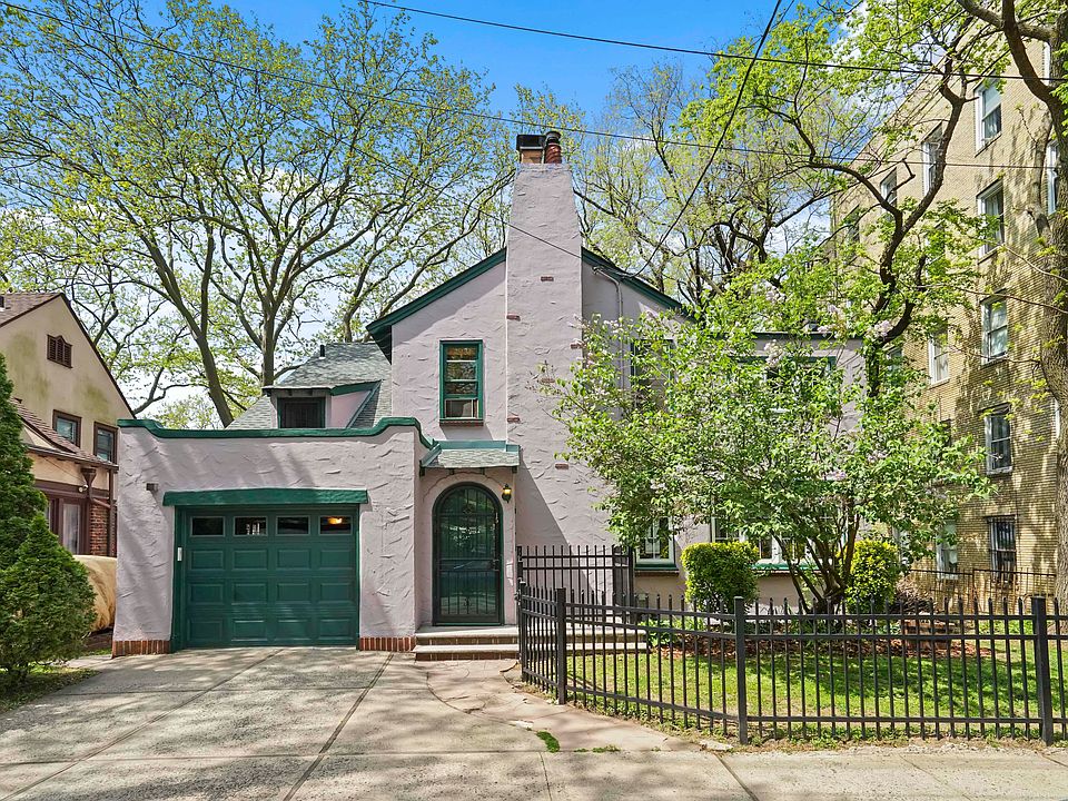 1st image of 15 Fort Hill Cir