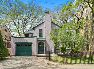 15 Fort Hill Cir, Staten Island, NY 10301