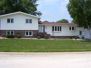 140 S Schneider St, Denver, IA 50622
