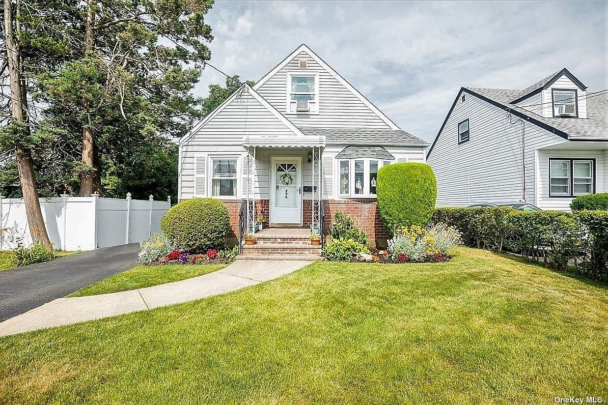 496 Greengrove Avenue, Uniondale, NY 11553 Zillow