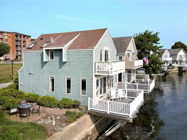 7 Defenders Row, Newport, RI 02840