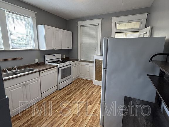 3rd image of 3668A Wilmington Ave