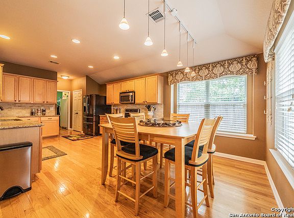5th image of 21112 Pedregoso Ln