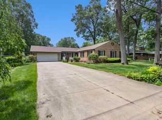 229 W Lancaster Dr, Muskegon, MI 49445