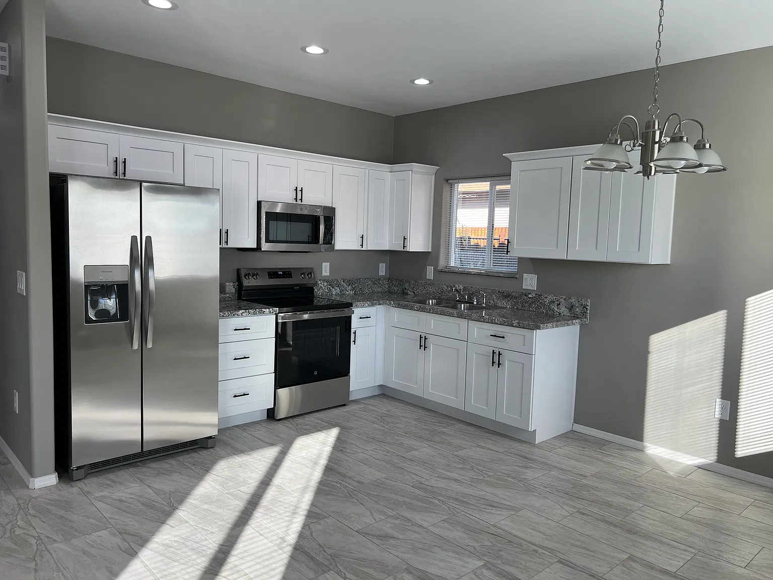 3 bed, 1079 sqft, $1,750 — Photo 3