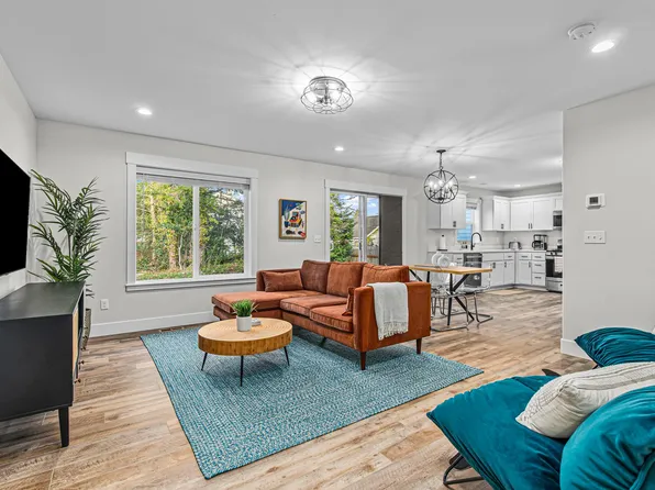 1020 2nd Ave, Seaside, OR 97138