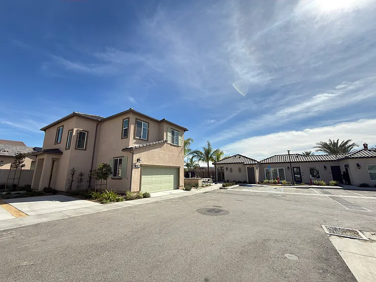 Glen at Fontana Homes — Photo 33