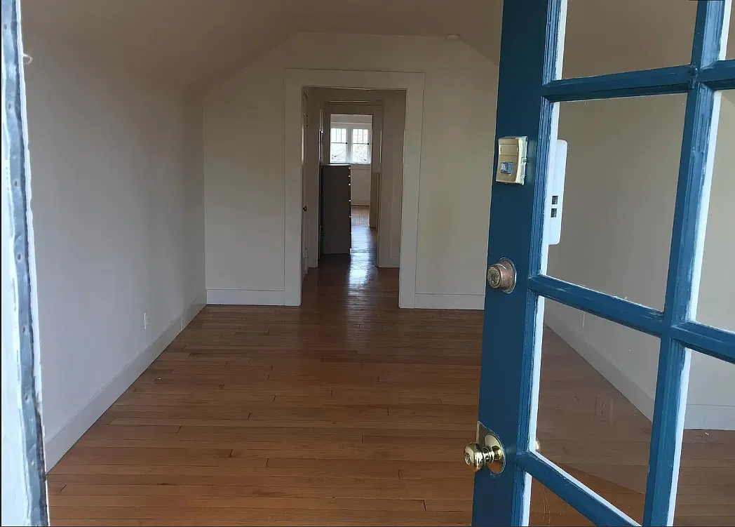 2 bed, 1000 sqft, $3,995 — Photo 3