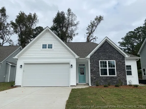 4526 Bunkers Bay Ln, Hope Mills, NC 28371