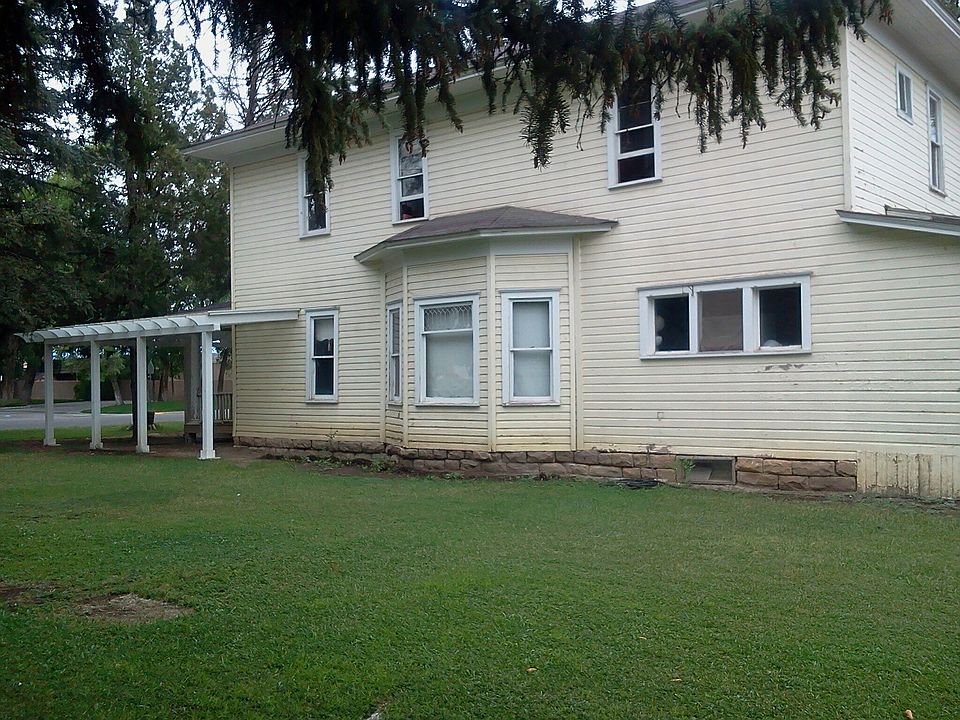 East side Kitchen 3 windows