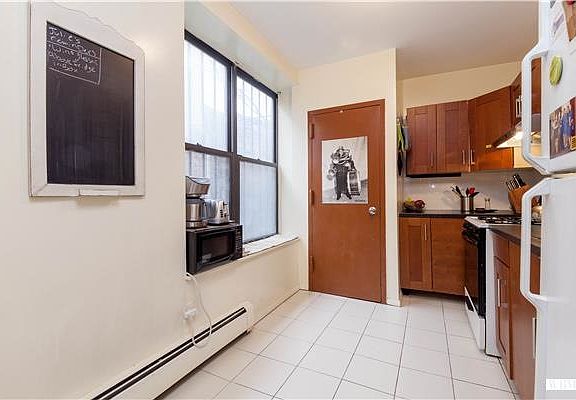 2nd image of 149 Sterling St