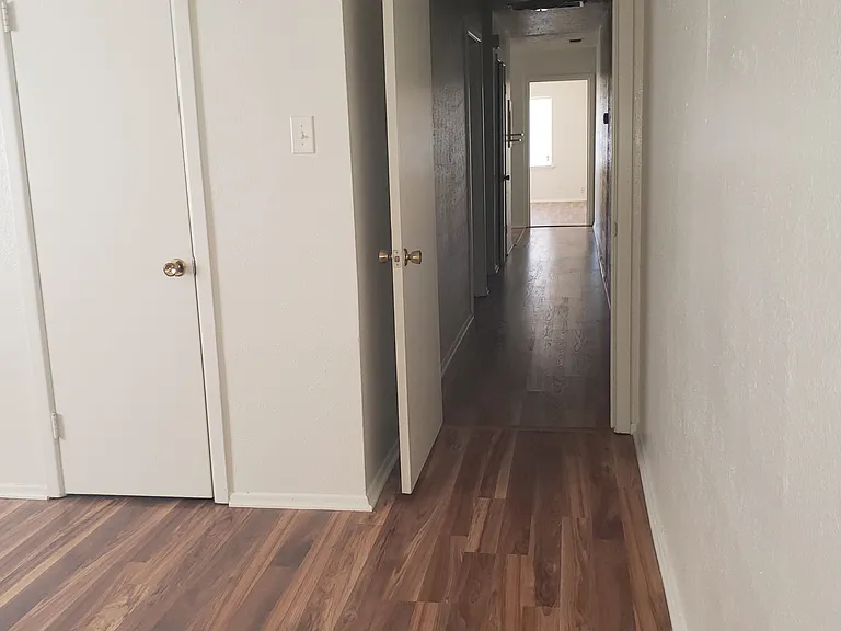 1439 S Rusk St — Photo 12