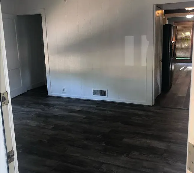 5676 Shaw St — Photo 14