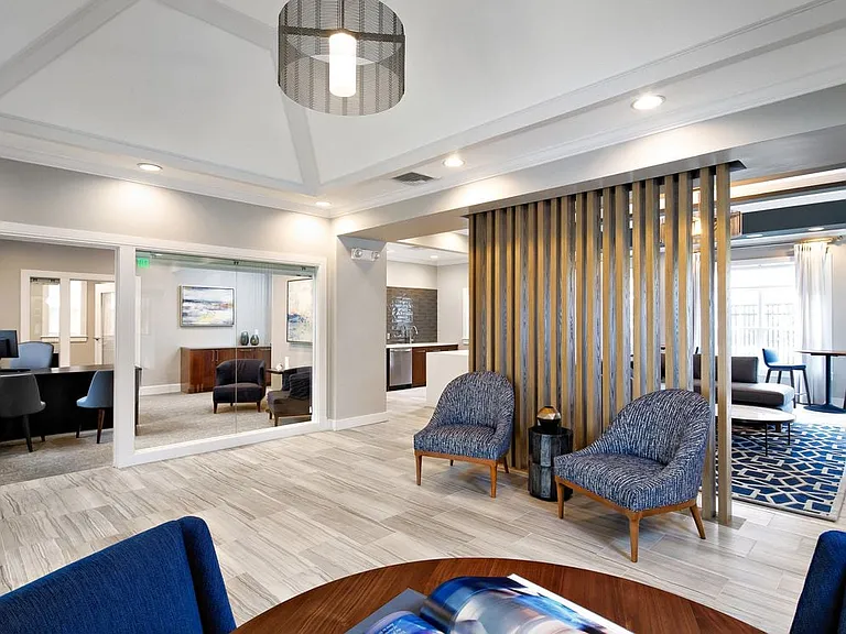 Leasing lounge