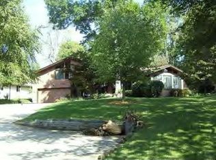 1860 Spitler Dr, Decatur, IL 62521