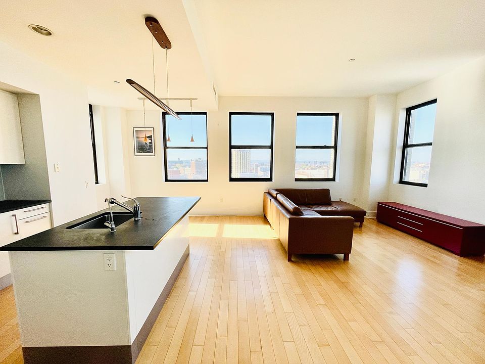 Corner Unit with 6 Enlarged Windows. Amazing NYC and JC Views.