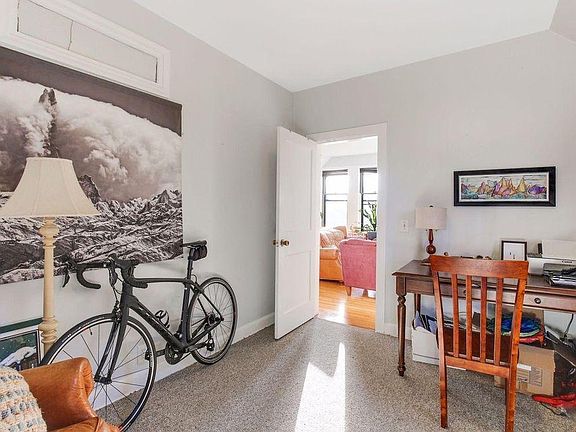 4th image of 3029 Irving Ave S #2