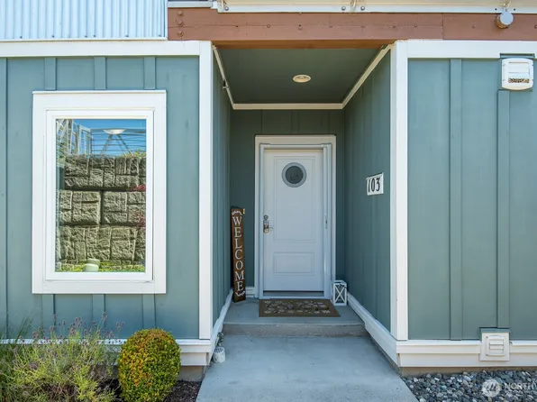 3706 Portage Lane #103, Anacortes, WA 98221