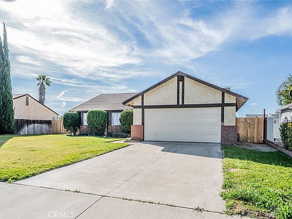 3rd image of 1385 W Wedgewood St