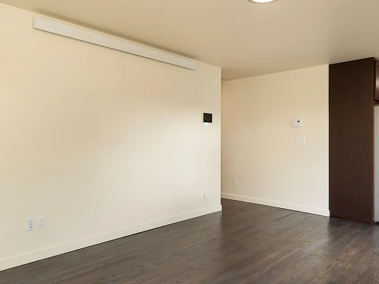 Ballard Seattle 2-Bedroom Apartment for Rent | Private Entrance, In-Unit Washer/Dryer, Smart Home... — Photo 25