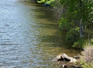N Arrow Dr, Pocono Lake, PA 18347