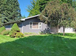 418 Highland Park Ave, Clinton, WI 53525