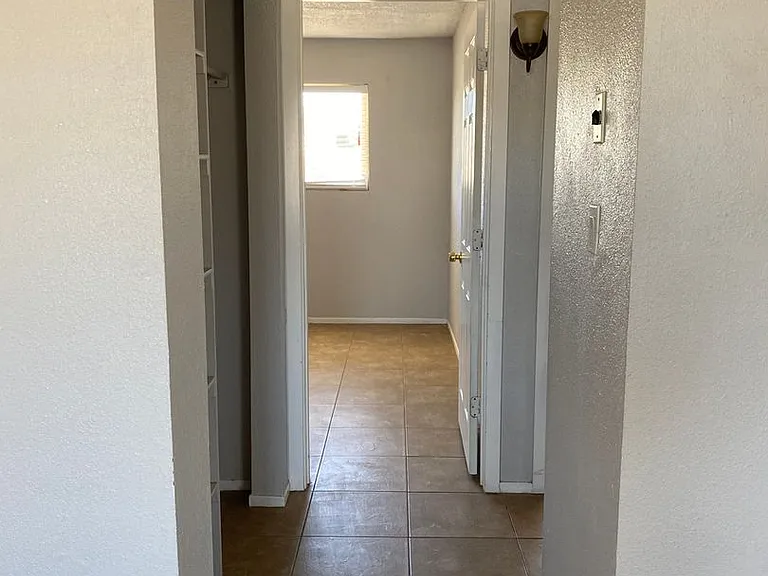 1920 Galaxy St — Photo 11