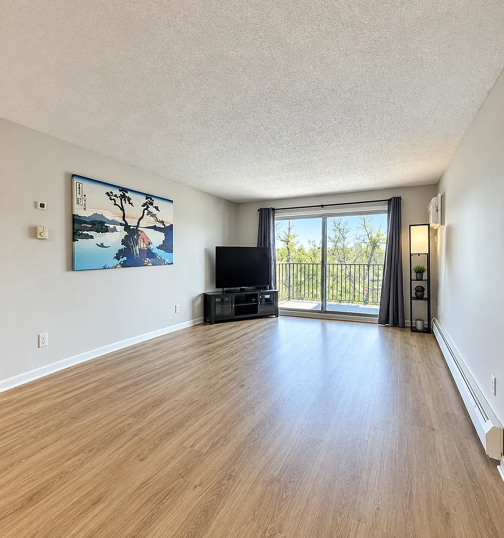 520 Ridgewood Ave — Photo 2